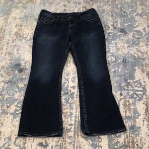 Ladies/junior Silver jeans bootcut.